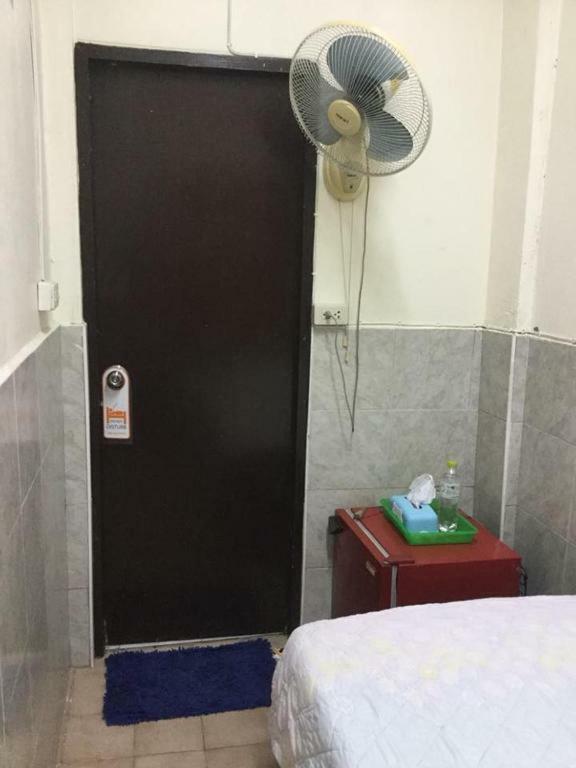 Miggy Guest House (Adults Only) Bangkok Eksteriør bilde